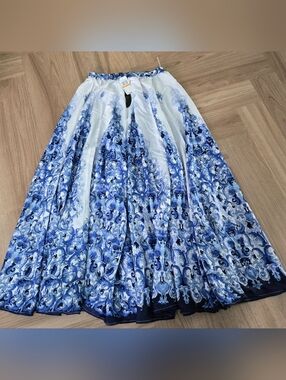 CUPIO SMALL NWT Blue and White Printed Maxi Skirt